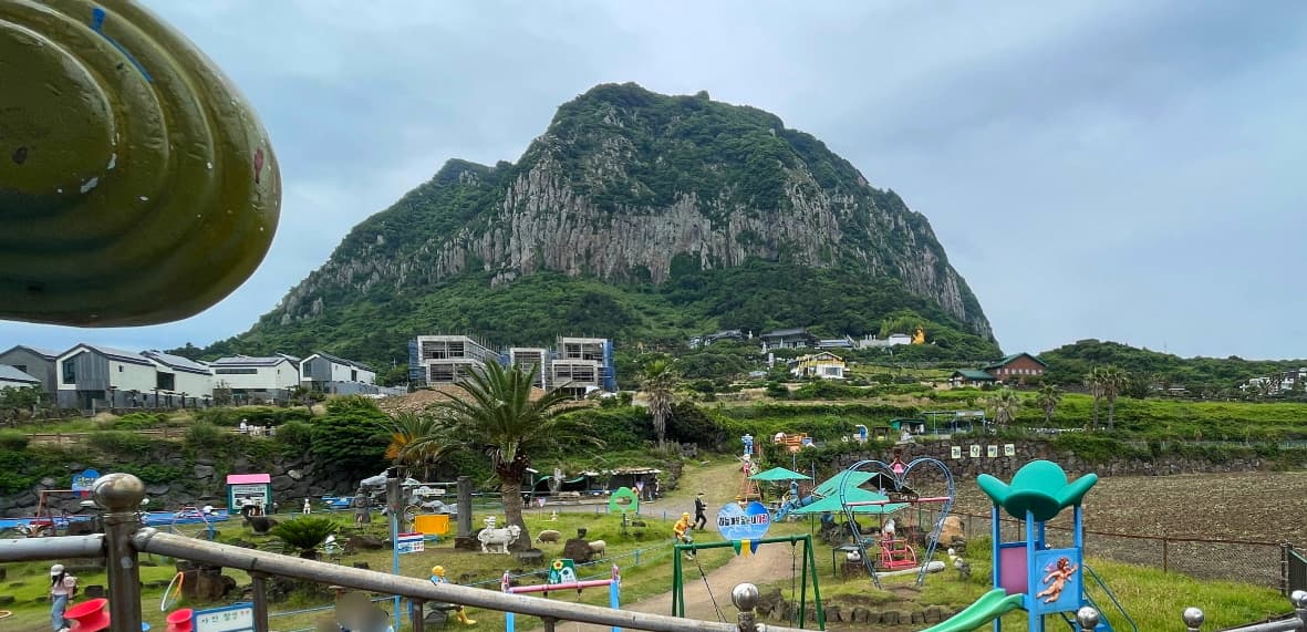 제주도 산방산, 숨겨진 놀이동산 '산방랜드'의 매력